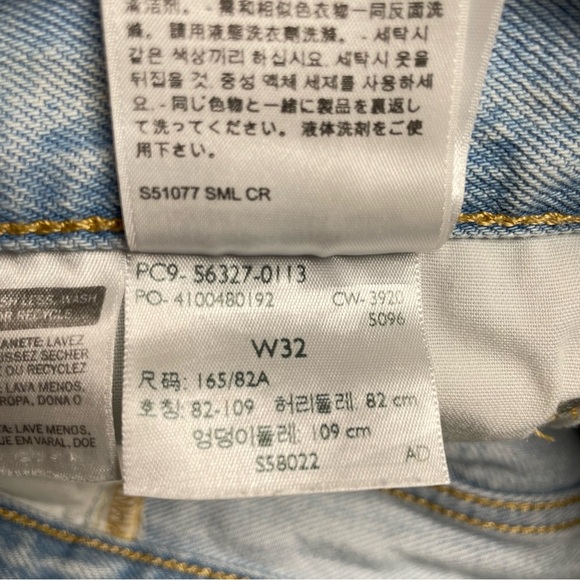 Levi’s 501 Shorts High Waist Raw Hem Faded Blue Size 32 100% Cotton Button Fly - Picture 3 of 16